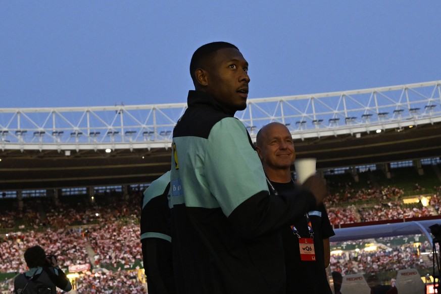 Austria&#039;s David Alaba, centre, waits for the start of the UEFA Nations League soccer match between between Austria and Denmark at the Ernst Happel Stadion in Vienna, Austria, Monday, June 6, 2022 ...