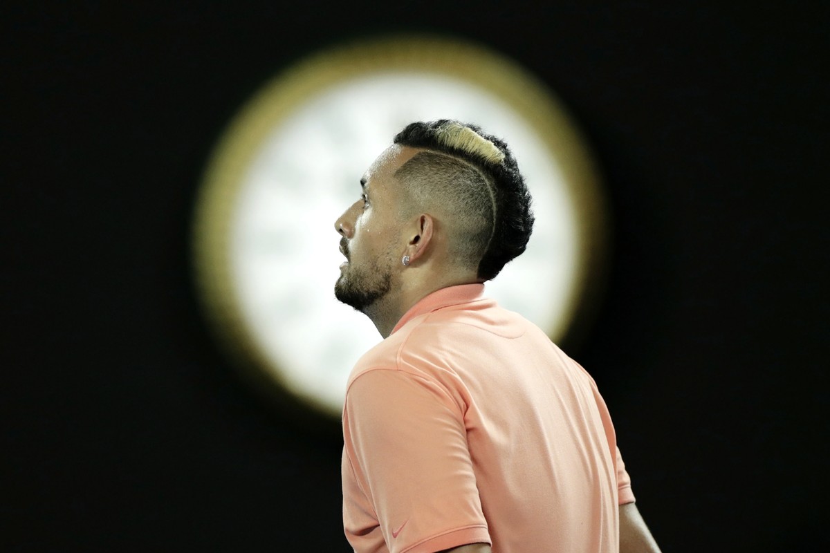 epa08169725 Nick Kyrgios of Australia looks on during his men's singles fourth round match against Rafael Nadal of Spain at the Australian Open Grand Slam tennis tournament in Melbourne, Australi ...