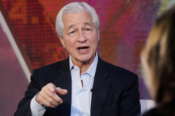 JPMorgan CEO Jamie Dimon is interviewed by Maria Bartiromo on the &quot;Mornings with Maria Bartiromo&quot; program, on the Fox Business Network, in New York Wednesday, April 9, 2025. (AP Photo/Richar ...
