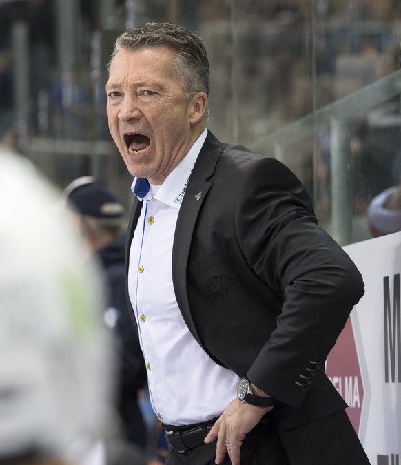 Zugs Cheftrainer Harold Kreis waehrend dem Eishockey Meisterschaftsspiel der National League A zwischen dem EHC Biel und dem EV Zug, am Freitag, 28. Oktober 2016, in Biel. (KEYSTONE/Anthony Anex)