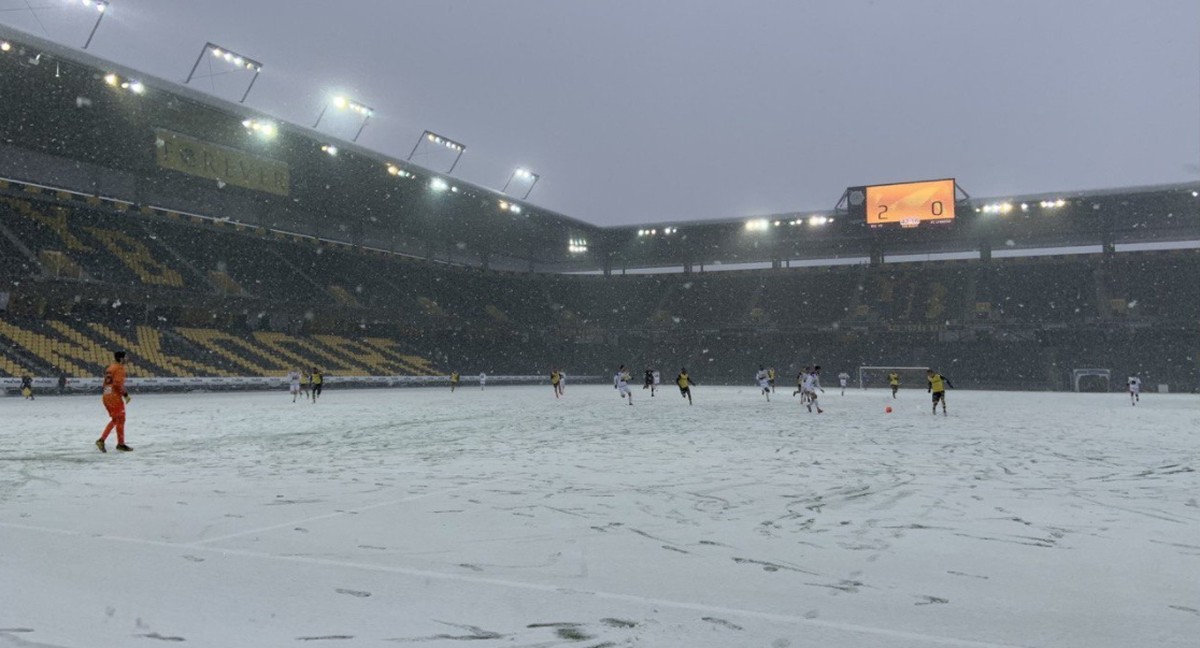Widrige Bedingungen beim Testspiel zwischen YB und dem FC Chiasso.