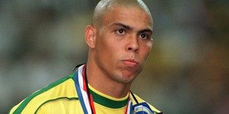 Ronaldo kämpft vor dem WM-Final mit dem Tod – warum er trotzdem spielt, bleibt ein Rätsel