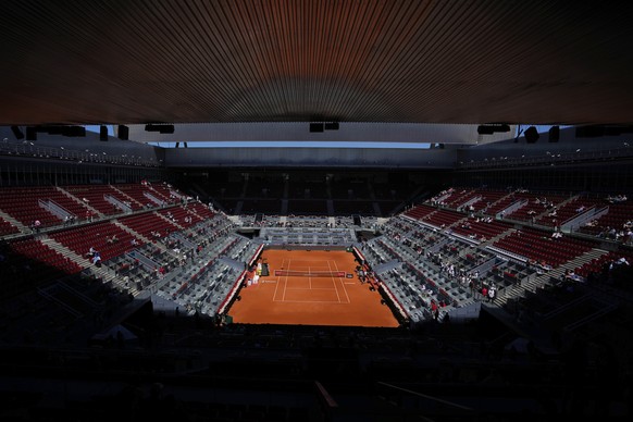The Madrid Open tennis tournament venue is empty during a general blackout in Madrid, Monday, April 28, 2025. (AP Photo/Manu Fernandez)
Spain General Blackout