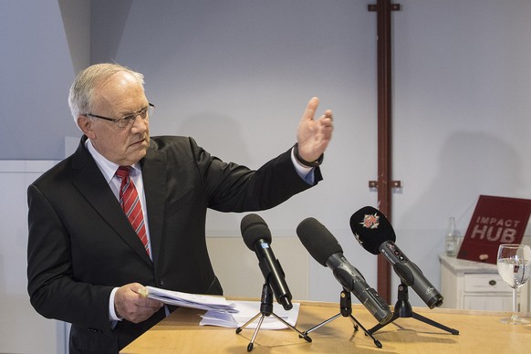 Bundespraesident Johann Schneider-Ammann aeussert sich an einem Point de Presse zum ablaufenden Praesidialjahr, am Montag, 19. Januar 2016, in Bern. (KEYSTONE/Peter Schneider)