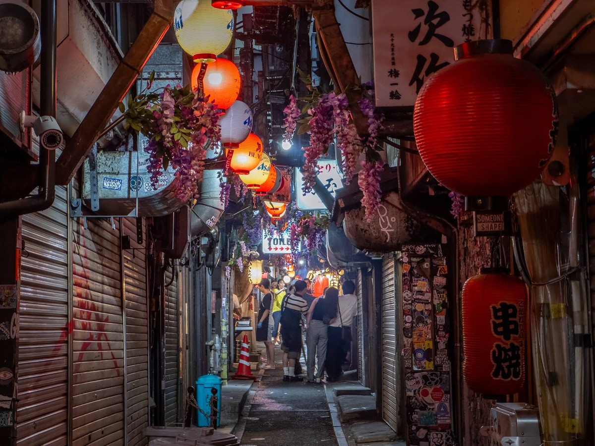 RECORD DATE NOT STATED Omoide Yokocho alley in Shinjuku, Tokyo, Japan Omoide Yokocho. High Landmark alleyway featuring a selection of food stalls for simple fare and alcoholic drinks. quality photo, 6 ...