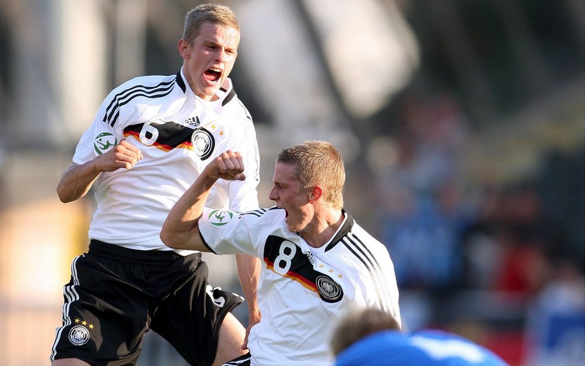 Sven (l.) und Lars Bender.
