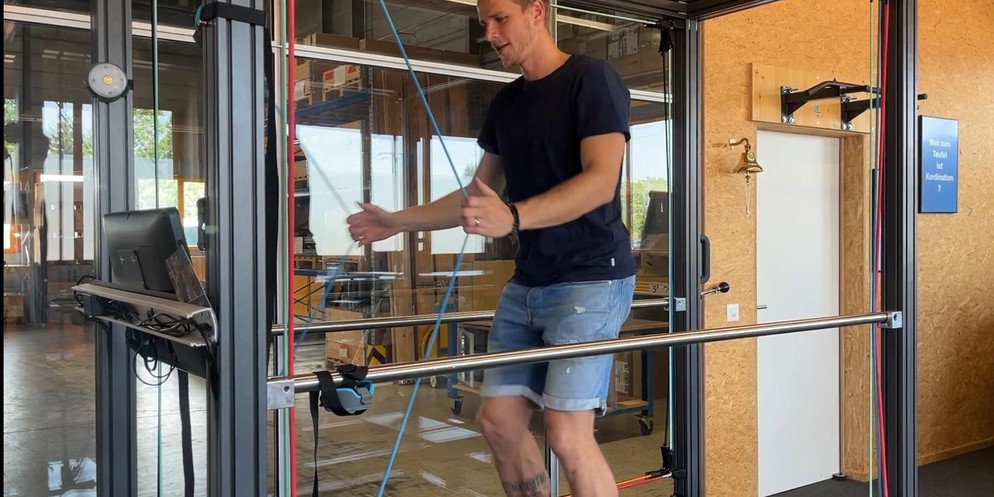 Kaspar Schmocker entwickelt 2008 während seinem Sportstudium das Gerät Sensopro. Das Koordinationskonzept wurde zum Start-up-Unternehmen, das mittlerweile auch international einige Erfolge verzeichnen ...