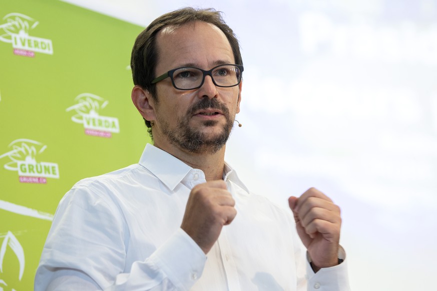 Balthasar Glaettli, Parteipraesident, spricht an der Delegiertenversammlung der Gruene Schweiz, am Samstag, 21. August 2021, in Fribourg. (KEYSTONE/Peter Schneider)