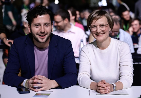 epa11724074 Members of the German Parliament, Bundestag, Felix Banaszak (L) and Franziska Brantner (R) attend the party&#039;s annual Federal Delegates Conference in Wiesbaden, Germany, 16 November 20 ...