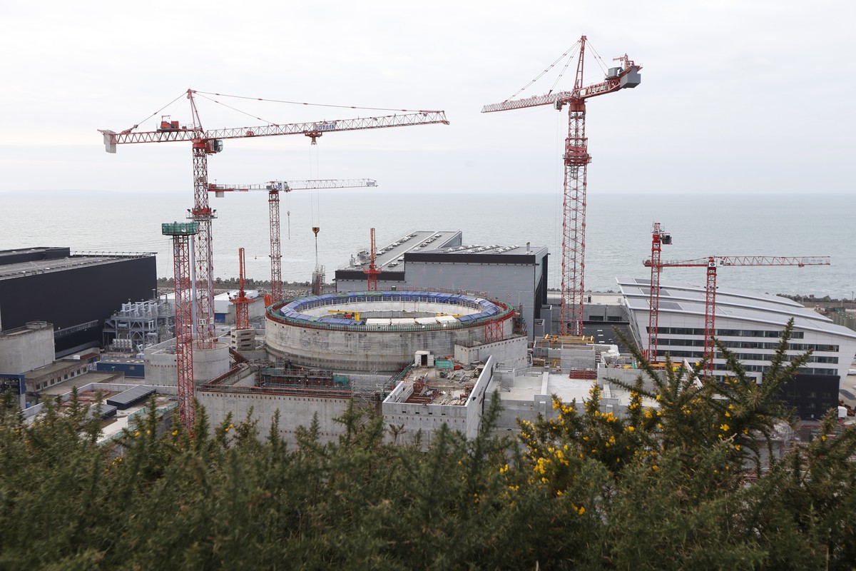 General view of the construction site of the third-generation European Pressurised Water nuclear reactor (EPR) in Flamanville, north-western France, January 17, 2013. French utility group EDF said it  ...