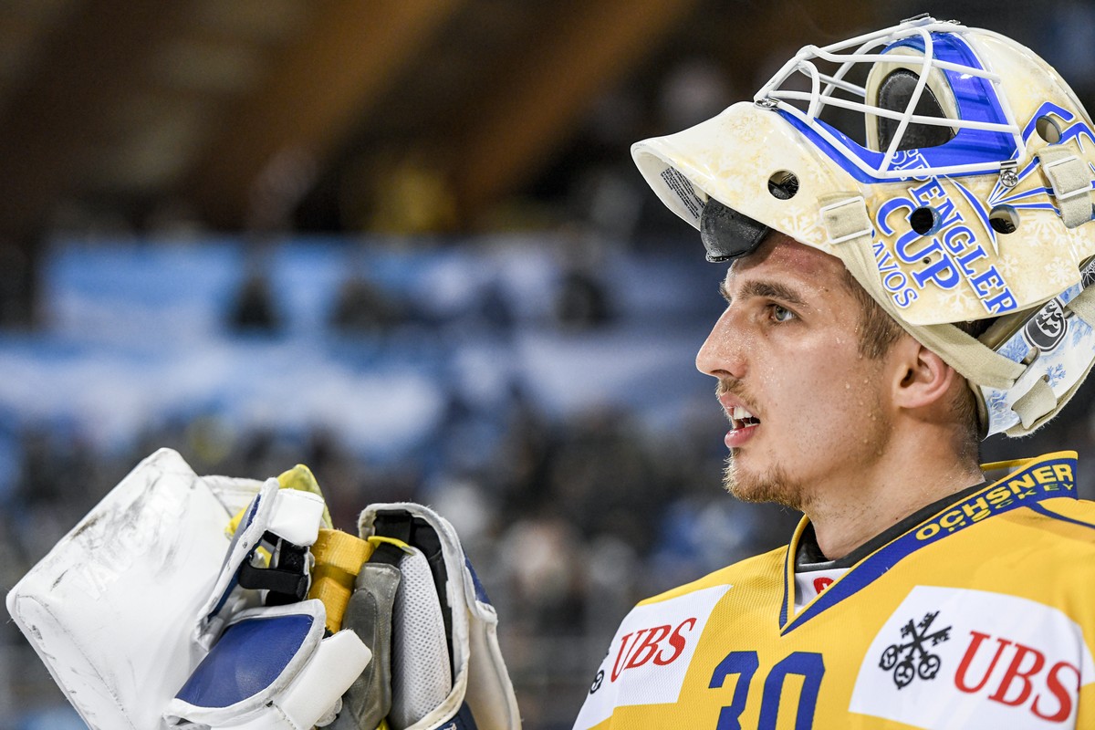 Davos' Joren van Pottelberghe during the game between Team Canada and HC Davos, at the 93th Spengler Cup ice hockey tournament in Davos, Switzerland, Saturday, December 28, 2019. (KEYSTONE/Melani ...