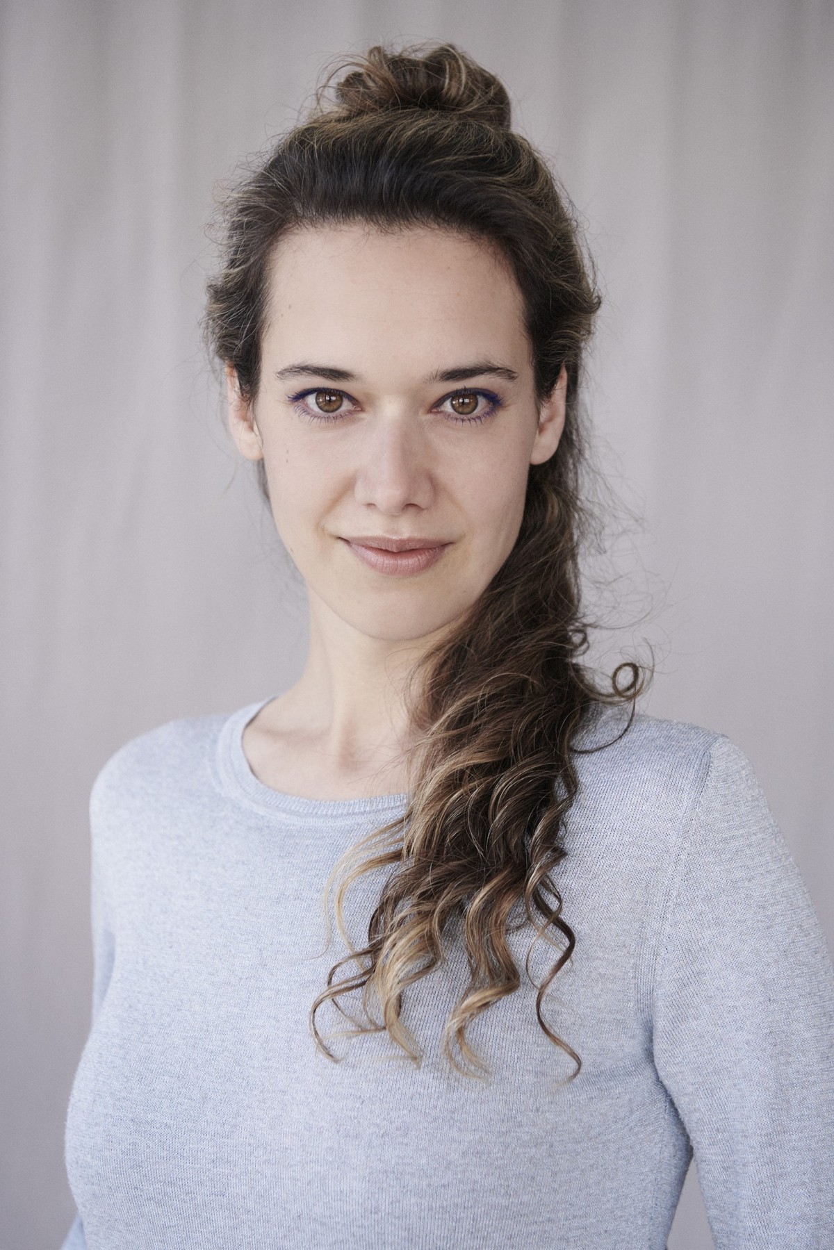 Sara Taubman hosted den Podcast Psychologos.