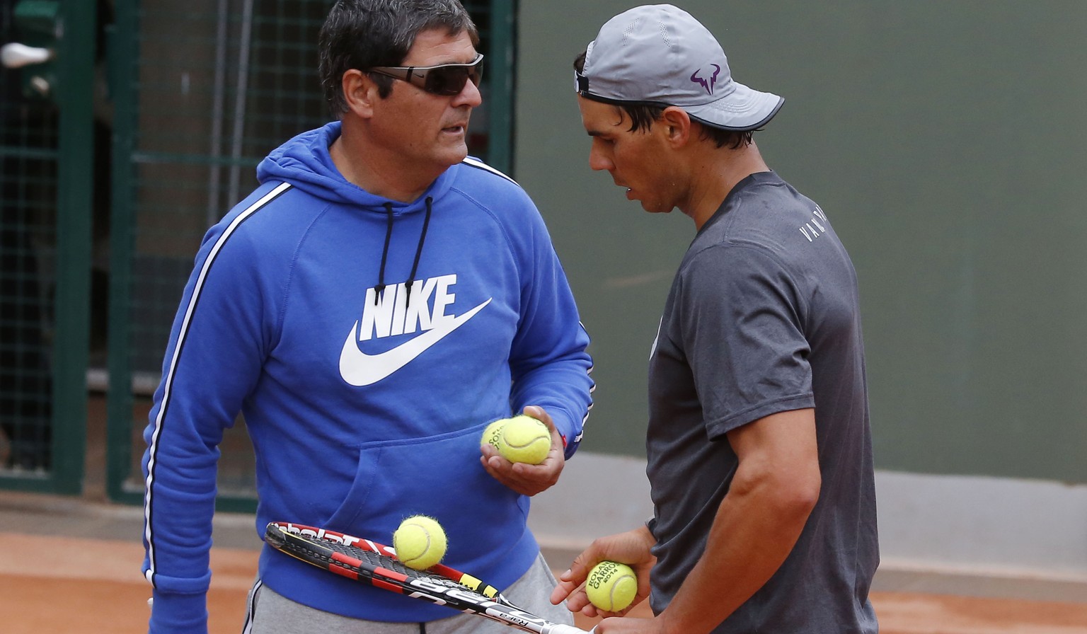Toni Nadal mit Schützling Rafa im Training.