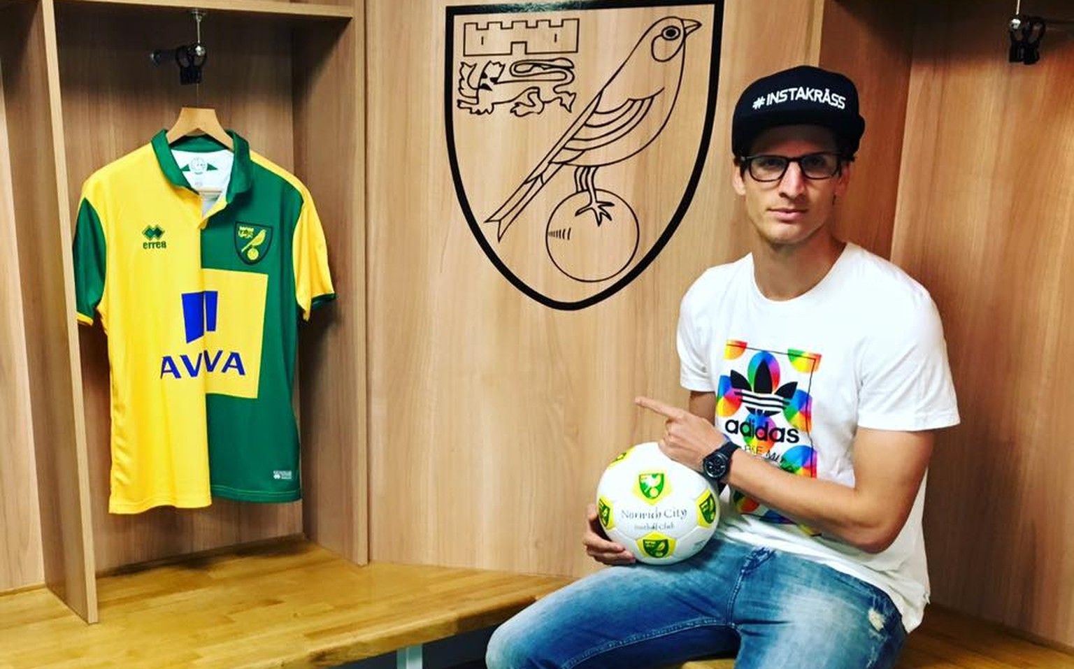 Klose in der Umkleidekabine der «Canaries».