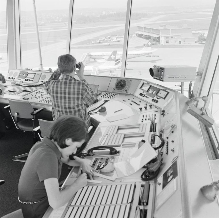 In the control tower at Zurich-Kloten Airport

03.07.1969