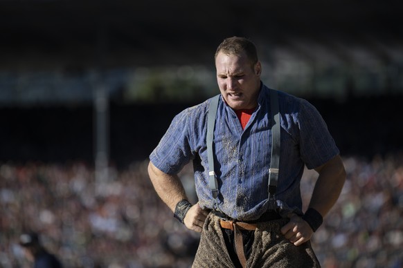Joel Wicki stellt im fuenften Gang, am Eidgenoessischen Schwing- und Aelplerfest 2025 Glarnerland (ESAF), am Sonntag, 31. August 2025, in Mollis. (KEYSTONE/Gian Ehrenzeller)