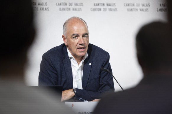 Christophe Darbellay Conseiller d&#039;Etat (VS) parle lors d&#039;une conference de presse du Conseil d&#039;Etat du Valais en soutien aux habitants de Blatten ce mercredi 4 juin 2025 a Sion. Le 28 m ...