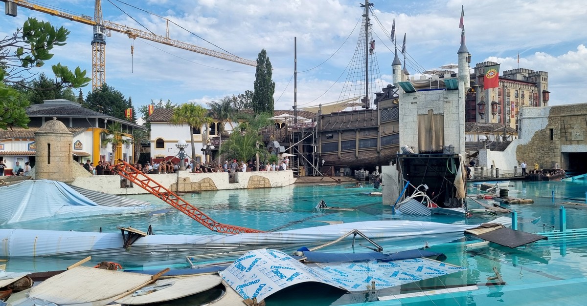 B-hne-im-Europa-Park-eingest-rzt-Jetzt-steht-der-Ex-Wassershow-Chef-vor-Gericht