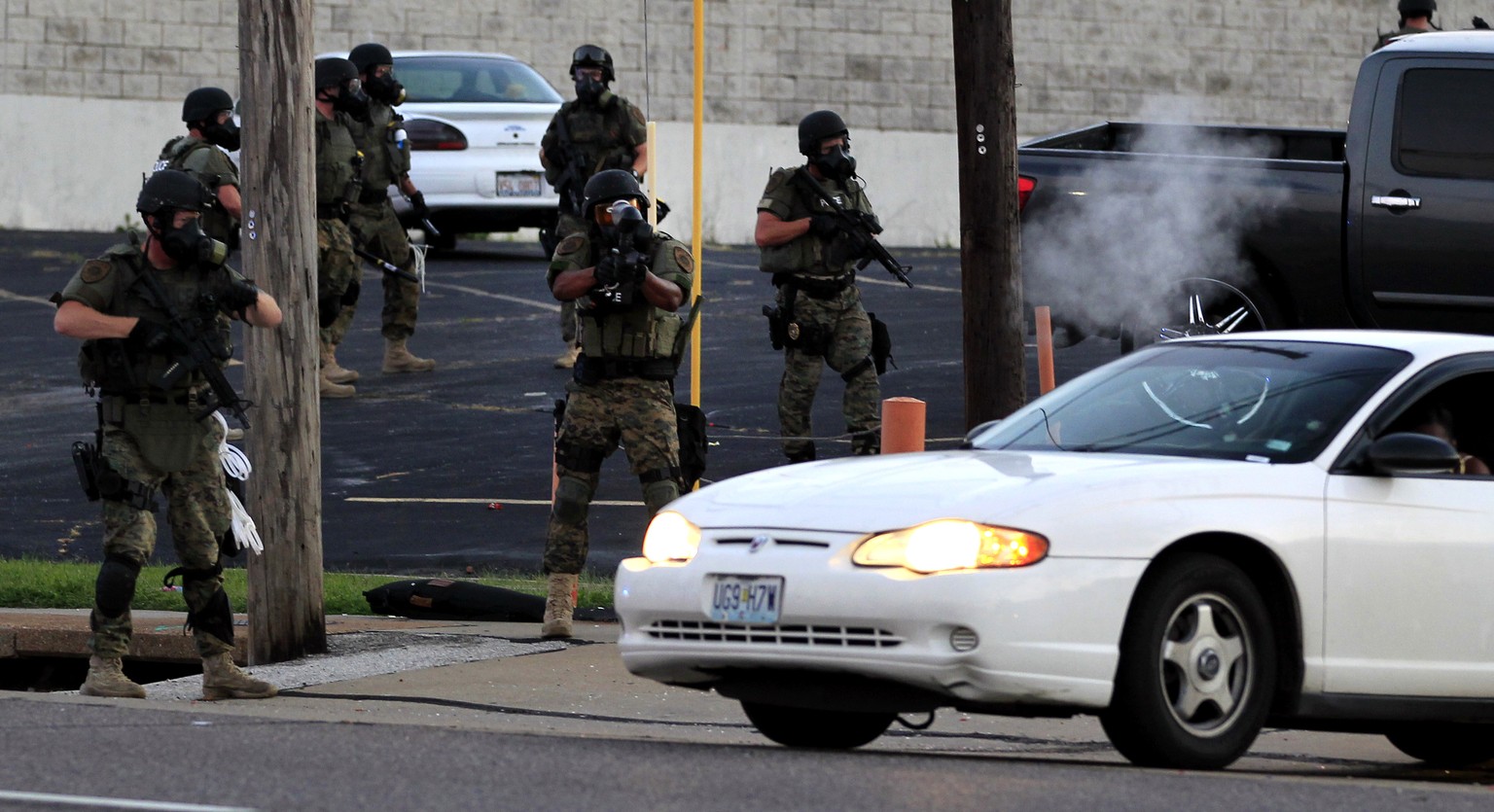 In den USA entbrennt eine Diskussion über die Militarisierung der Polizei.