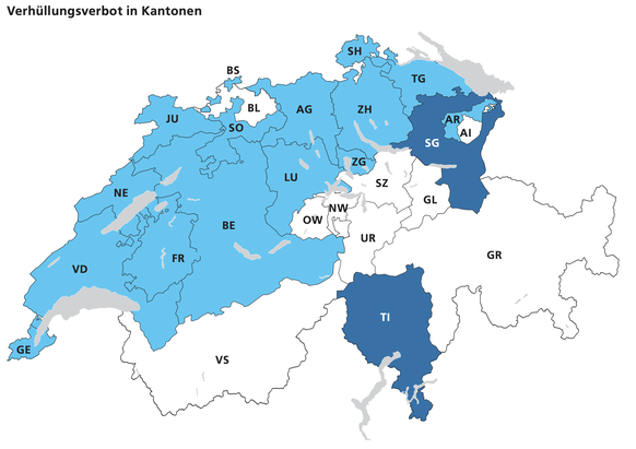 In den hellblauen Kantonen gibt es ein Vermummungsverbot bei Kundgebungen und/oder Sportanlässen. In St.Gallen und Tessin gilt ein «echtes Verhüllungsverbot».