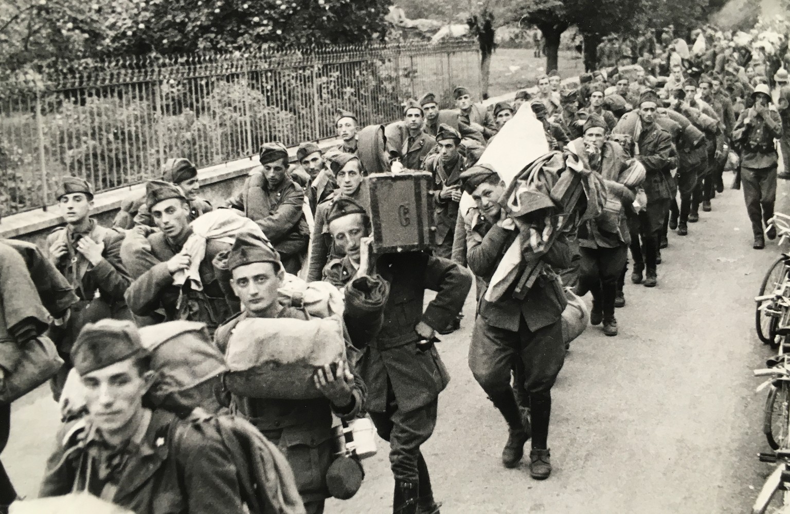 Die Internierung des Regiments «Savoia Kavallerie» in Ligornetto, 12. September 1943.