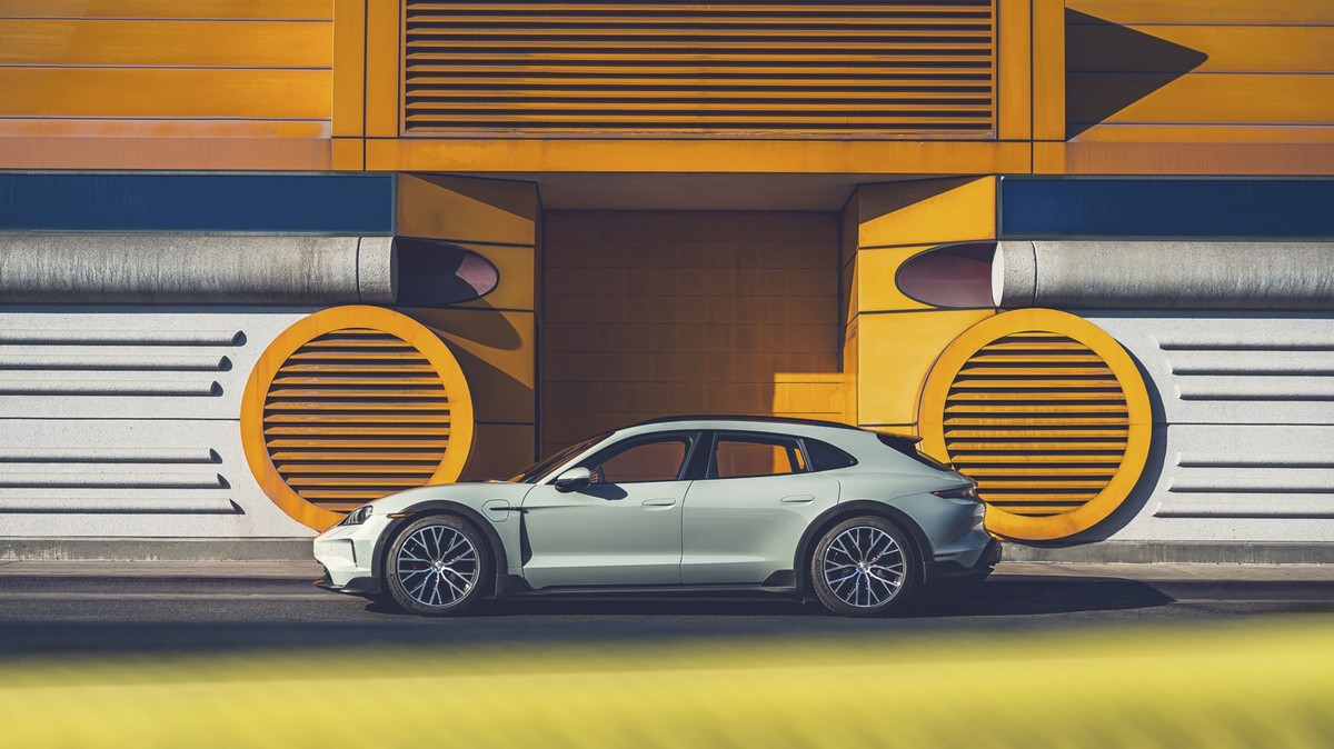 Porsche Taycan 4S Cross Turismo