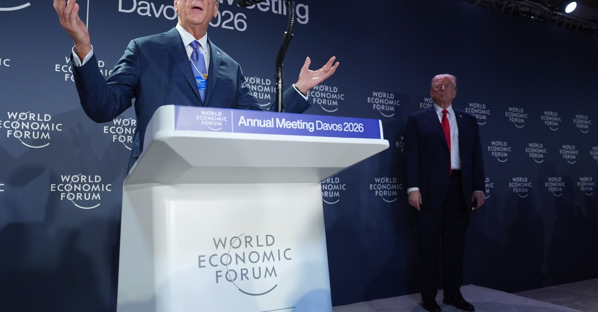 blackrock-boss-fink-lieb-ugelt-mit-wef-abschied-aus-davos-das-h-lt-trump-davon