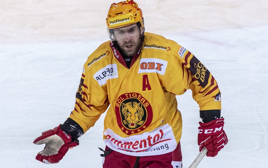 Chris DiDomenico von Langnau beim Eishockey Meisterschaftsspiel in der Qualifikation der National League zwischen dem EV Zug und den SC Langnau Tigers vom Freitag, 15. Februar 2019 in Zug. (PPR/Urs Fl ...