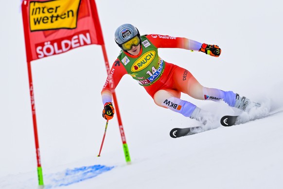 epa12480626 Wendy Holdener from Switzerland in action during the first run of the Women?s Giant Slalom race of the FIS Alpine Ski World Cup season opener on the Rettenbach glacier, in Soelden, Austria ...