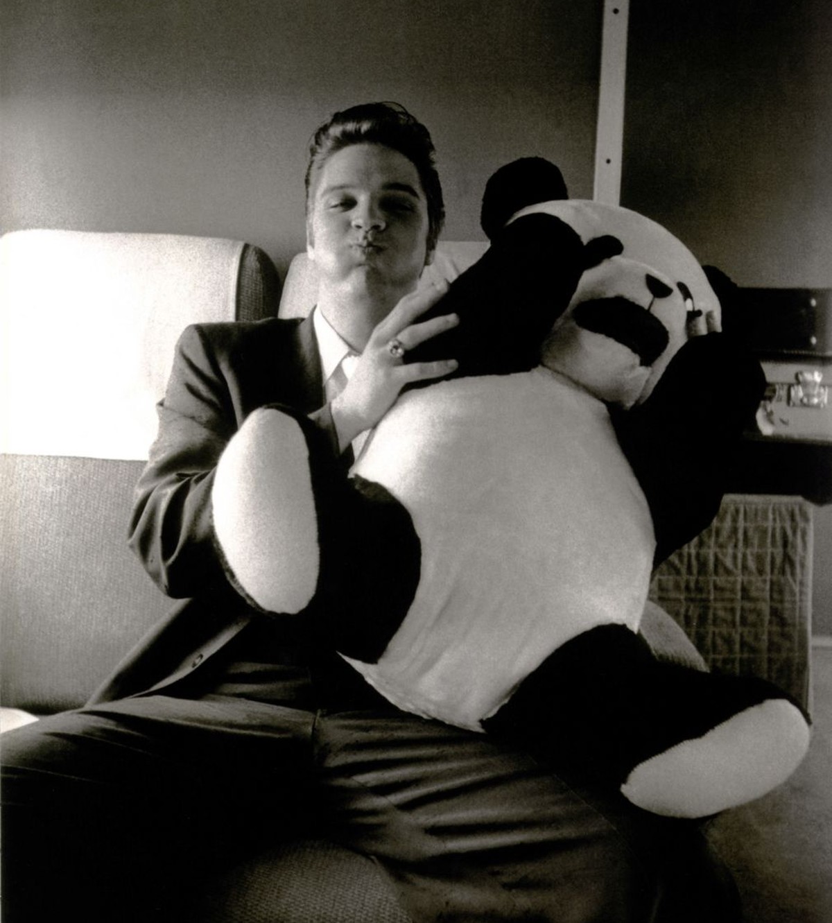 elvis presley panda kuscheltier rock'n'roll 1956 http://gangsterchoppers.blogspot.ch/2011/05/