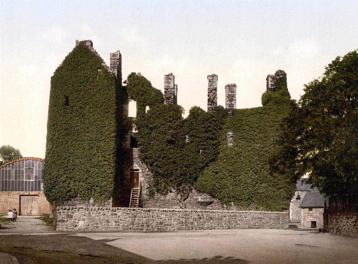 Mc Lellan s Castle, Kirkcudbright, Ort in der Council Area Dumfries and Galloway in Schottland, Historisch, um 1900, digital restaurierte Reproduktion nach einem Original aus dem 19th Jahrhundert / Mc ...