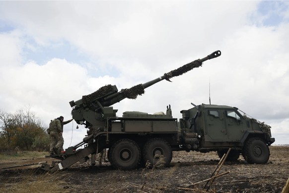 Im Jahr 2024 baute die Ukraine über 150 der Selbstfahrhaubitzen «Bohdana». Zuletzt stieg die Produktion nach ukrainischen Angaben auf 36 Stück pro Monat. Bild: 17. Oktober 2023, Oblast Donezk.