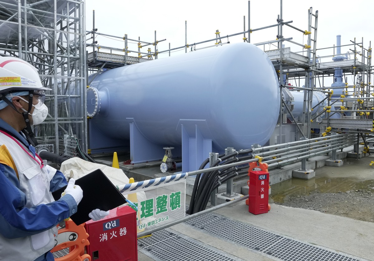 epa10760364 The facility for releasing the radioactive water treated by the Advanced Liquid Processing System (ALPS) into the sea is prepared at Tokyo Electric Power Company's (TEPCO) Fukushima D ...