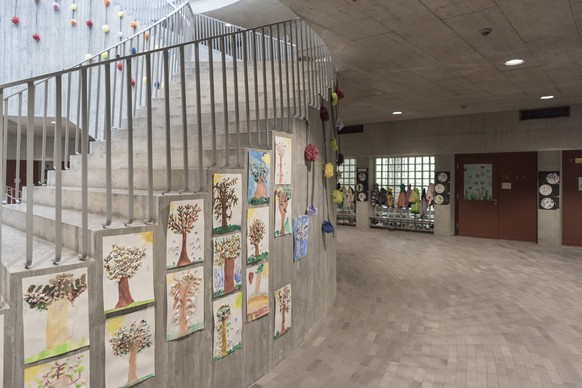 ARCHIVBILD ZU EINEM FALL VON TUBERKULOSE AN DER PRIMARSCHULE SUHR, AM FREITAG, 6. SEPTEMBER 2019 - Interior view of the schoolhouse Vinci, one of the schoolhouses of the Public School Suhr, Canton of  ...