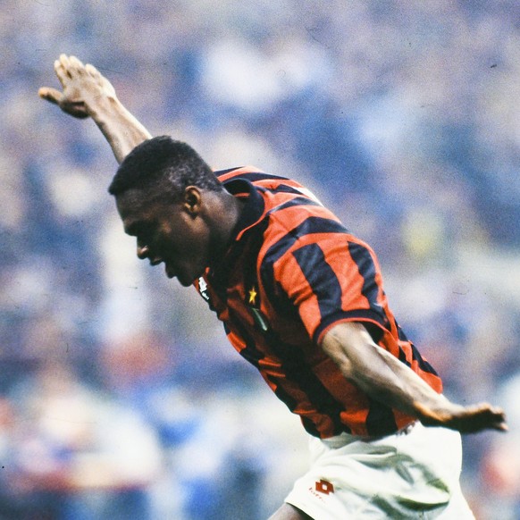 MARCEL DESAILLY, AC Milan, Champions League, Semi Final, Milan vs Monaco 3-0, Milano CHAMPIONS LEAGUE 1993-94 SEMI FINALE MILAN-MONACO 3-0 PUBLICATIONxNOTxINxITA