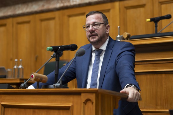 Philipp Matthias Bregy, Mitte-VS, spricht waehrend der Debatte um die Landschaftsinitiative waehrend der Wintersession der Eidgenoessischen Raete, am Dienstag, 5. Dezember 2023, im Nationalrat in Bern ...