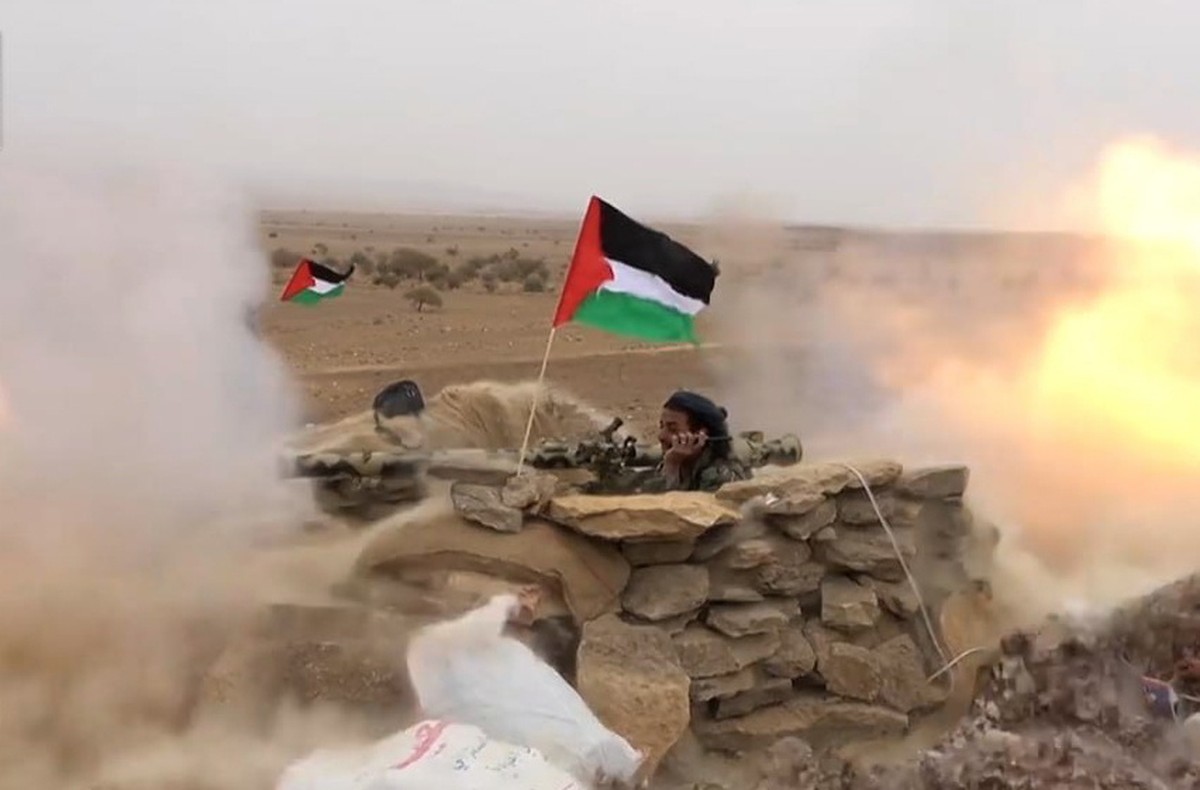 Ces combattants Houtis arborent le drapeau palestinien.