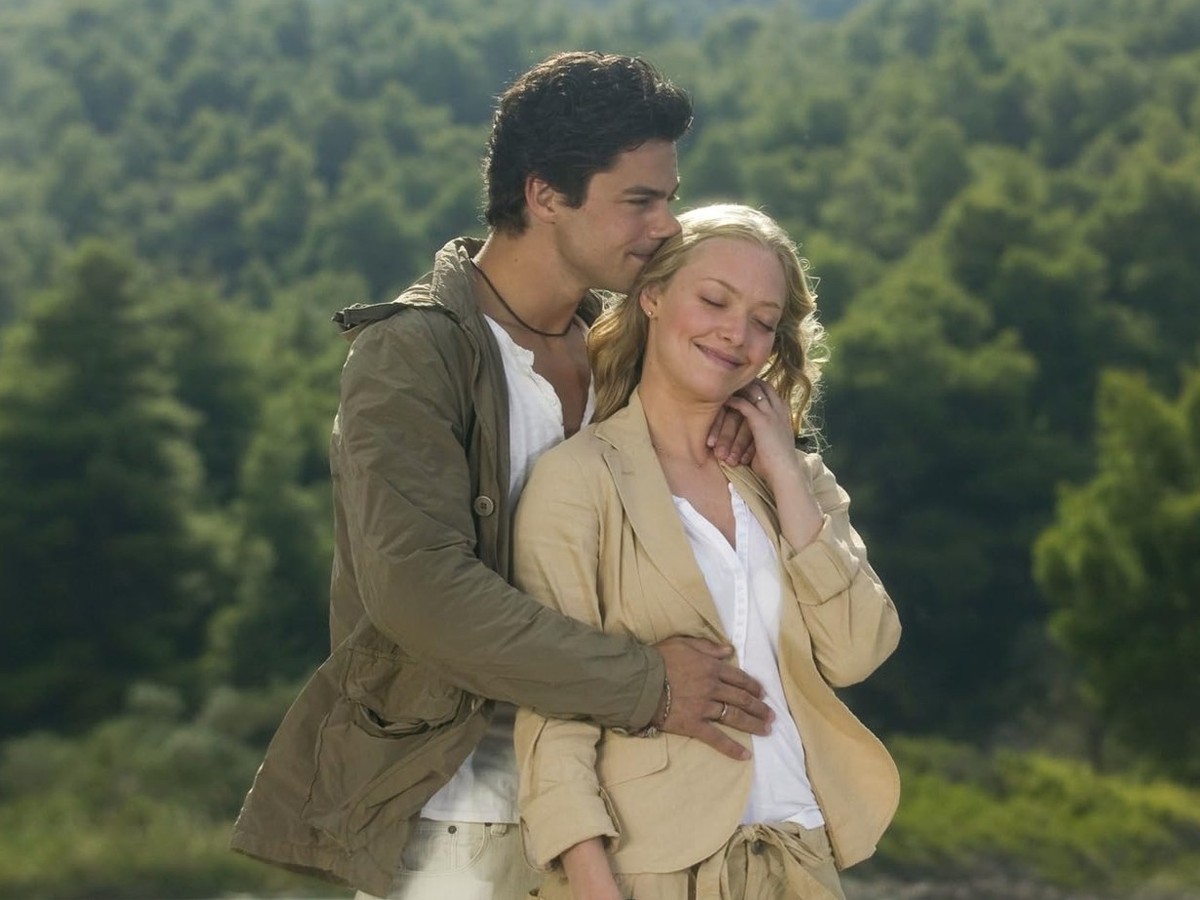 Dominic Cooper and Amanda Seyfried in Mamma Mia! (2008)
