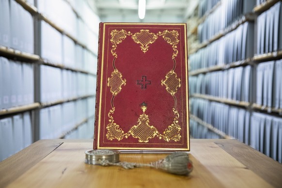 HANDOUT - The Federal Constitution of the Swiss Confederation of September 12, 1848, photographed on Friday, March 29, 2019 at the Federal Archives in Bern.  (Keystone-SDA/Federal Archives/EDI/Peter Klaunzer)