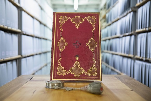 HANDOUT - Die Bundesverfassung der Schweizerischen Eidgenossenschaft vom 12.09.1848, fotografiert am Freitag, 29. Maerz 2019 im Bundesarchiv in Bern. (Keystone-SDA/Bundesarchiv/EDI/Peter Klaunzer)