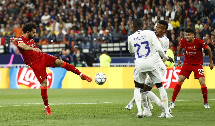 epa09983237 Mohamed Salah (L) of Liverpool in action during the UEFA Champions League final between Liverpool FC and Real Madrid at Stade de France in Saint-Denis, near Paris, France, 28 May 2022. EPA ...