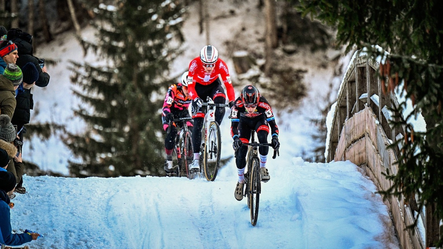 IMAGO / Belga

Swiss Kevin Kuhn and Belgian Eli Iserbyt pictured in action during the men s elite race of the Cyclocross World Cup race in Val di Sole, Italy, Saturday 17 December 2022, stage ten (out ...