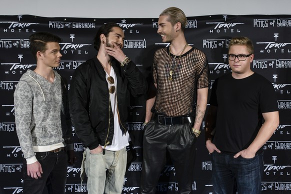 Das sind die Jungs von Tokio Hotel heute: Tom und Bill Kaulitz in der Mitte.