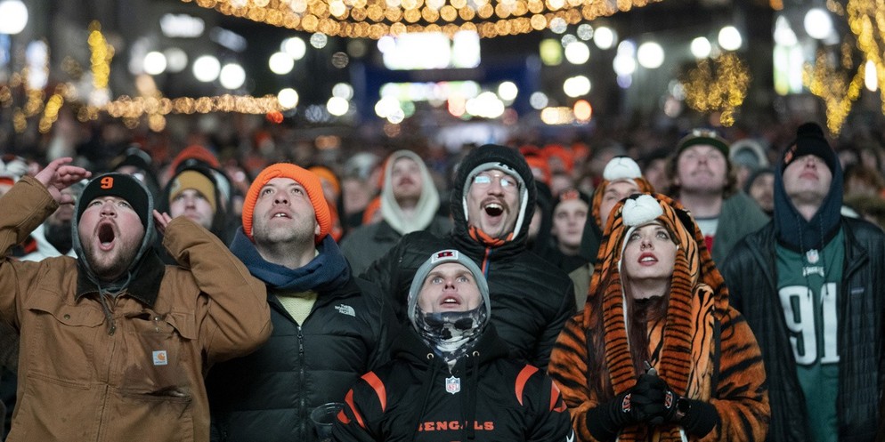 Fans der Cincinnati Bengals schauen den Super Bowl 56 im Februar 2022. (Archivbild)