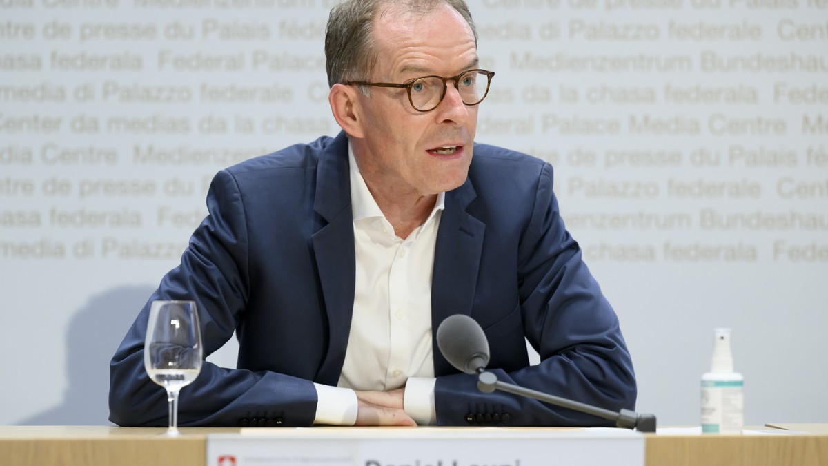 Daniel Leupi, Finanzdirektor der Stadt Zuerich, Vizepraesident der Konferenz der staedtischen Finanzdirektorinnen und -direktoren (KSFD), spricht an einer Medienkonferenz ueber das Thema "Botscha ...
