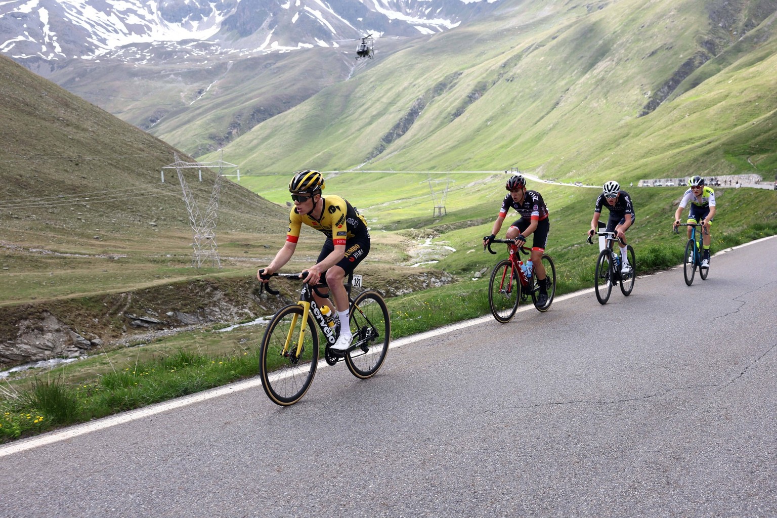 Foto Alessandro Garofalo/ LaPresse 14 Giugno 2023 Passo Dello Stelvio - Italia - - Ciclismo - Giro Next Gen 2023 - Tappa 4 - da Morbegno al Passo Dello Stelvio Nella foto: la gara June 14, 2023 Passo  ...