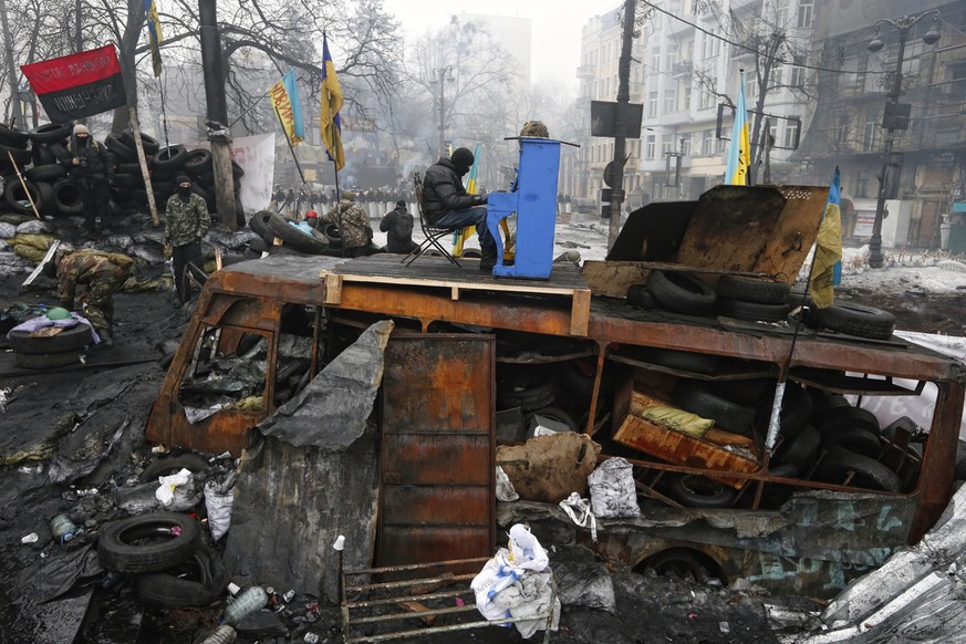 Klavierspielen in der Feuerpause in der Ukraine.