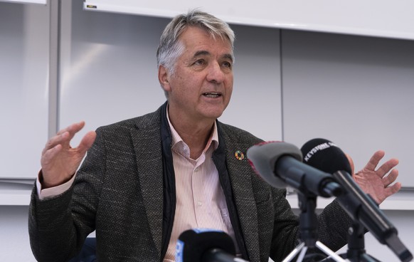 Der Berner Gemeinderat Alec von Graffenried, Direktor fuer Sicherheit, Umwelt und Energie, spricht an einer Medienkonferenz ueber die unbewilligte Palaestina-Kundgebung vom Samstag in Bern, aufgenomme ...