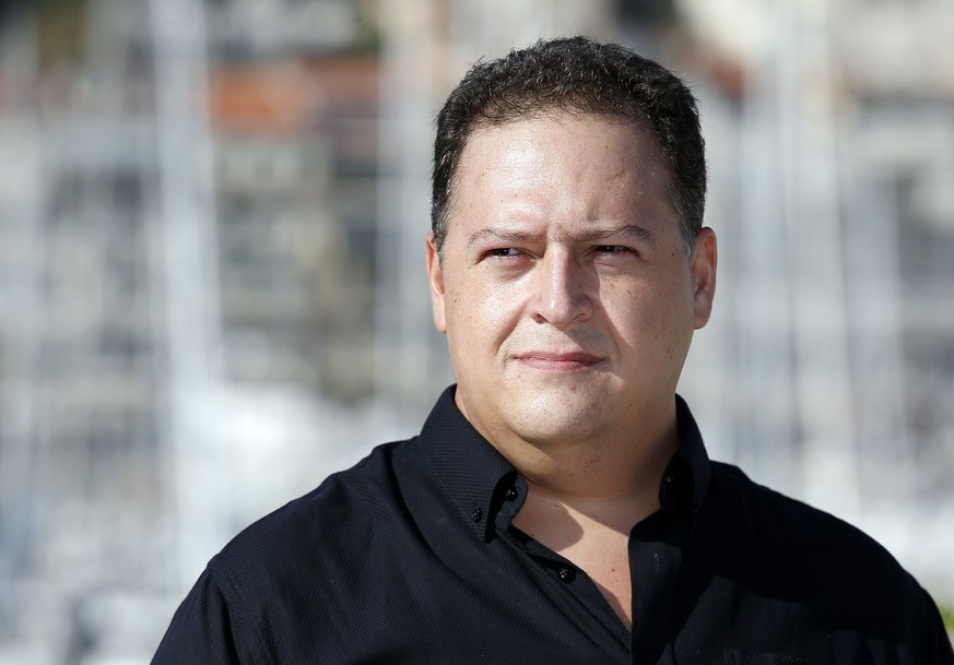 epa06269900 Colombian author and architect Sebastian Marroquin, born as Juan Pablo Escobar, son of late drug lord Pablo Escobar, poses during a photocall for the TV series &#039;Escobar uncovered&#039 ...