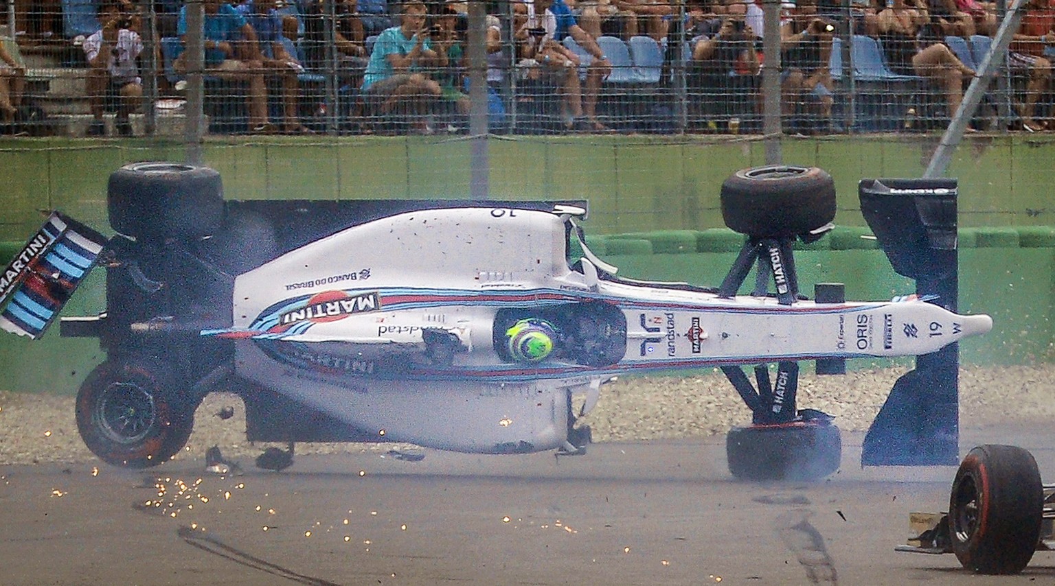 Wollen die Fans (auch) sehen: Action wie hier beim Crash von Felipe Massa im letzten Sommer. Aber bitte keine Verletzungen.